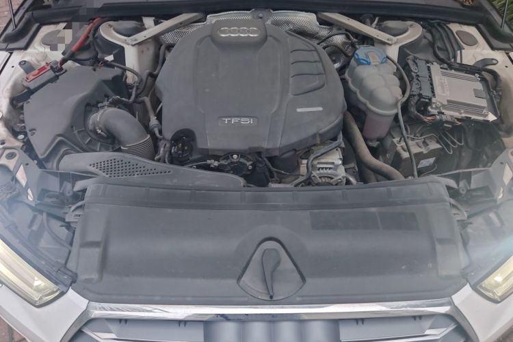 Used Audi A4L 2018 30th Anniversary Edition 40 TFSI Fashion Model Engine Bay