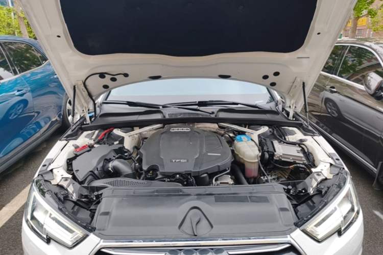 Used Audi A4L 2018 30th Anniversary Edition 40 TFSI Trendy Model Engine Bay