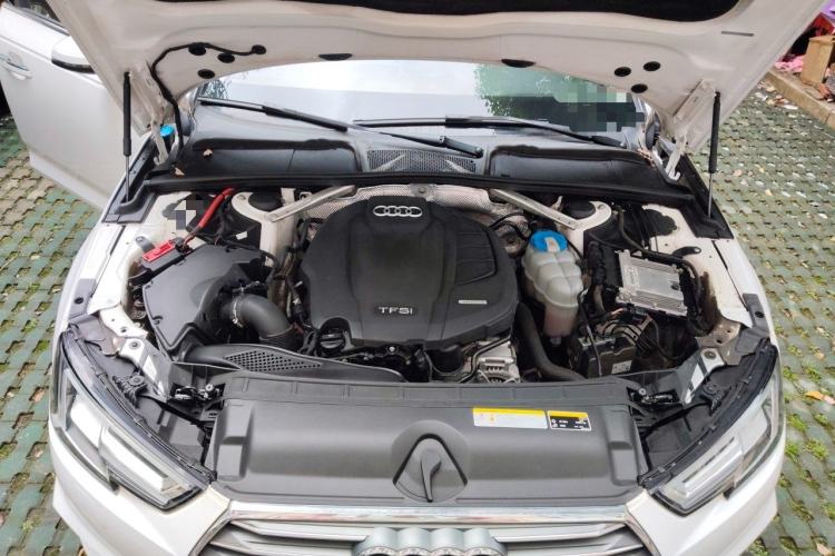 Used Audi A4L 2018 30th Anniversary Edition 40 TFSI Fashion Model Engine Bay