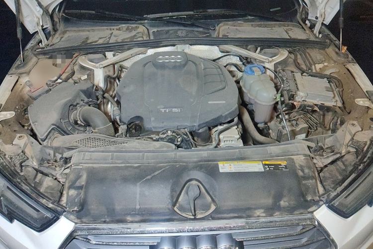 Used Audi A4L 2018 30th Anniversary Edition 40 TFSI Fashion Model Engine Bay