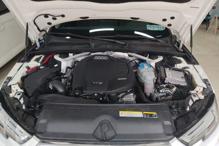 Used Audi A4L 2018 30th Anniversary Edition 40 TFSI Fashion Model Engine Bay