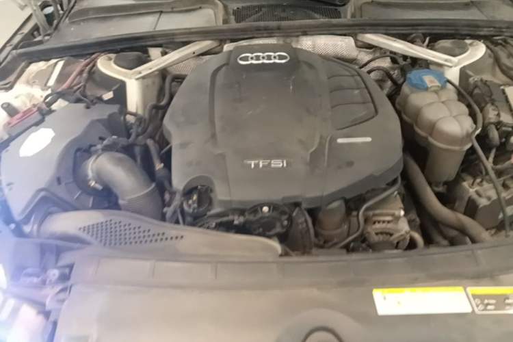 Used Audi A4L 2018 30th Anniversary Edition 40 TFSI Fashion Model Engine Bay