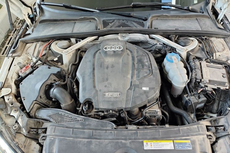 Used Audi A4L 2018 30th Anniversary Edition 40 TFSI Fashion Model Engine Bay
