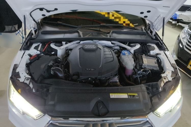 Used Audi A4L 2018 30th Anniversary Edition 40 TFSI Fashion Model Engine Bay