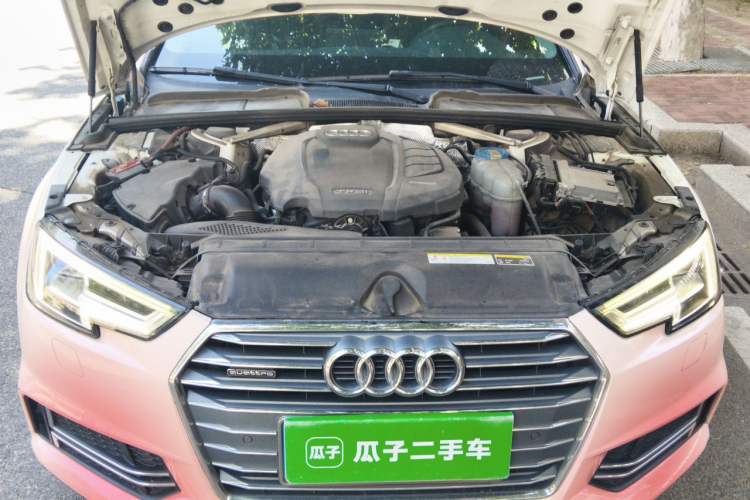 Used Audi A4L 2018 30th Anniversary Edition 40 TFSI Fashion Model Engine Bay