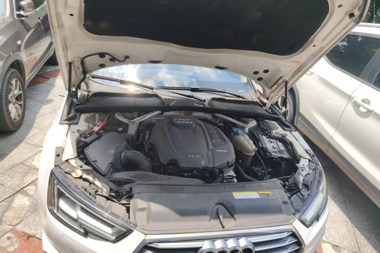 Used Audi A4L 2018 30th Anniversary Edition 45 TFSI quattro Individual Sport Edition Engine Bay