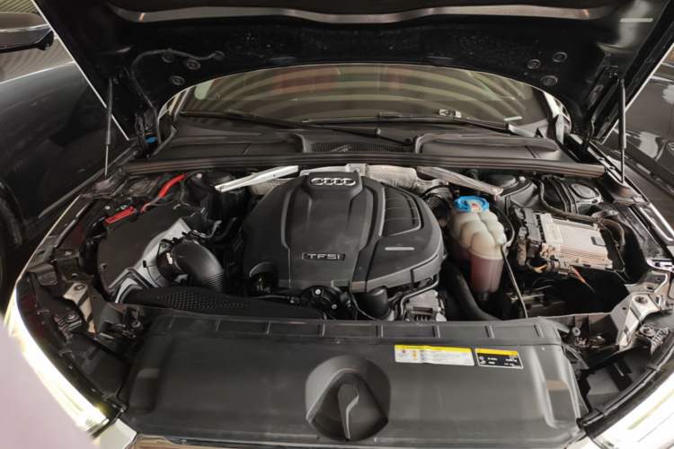 Used Audi A4L 2018 30th Anniversary Edition 40 TFSI Trendy Model Engine Bay