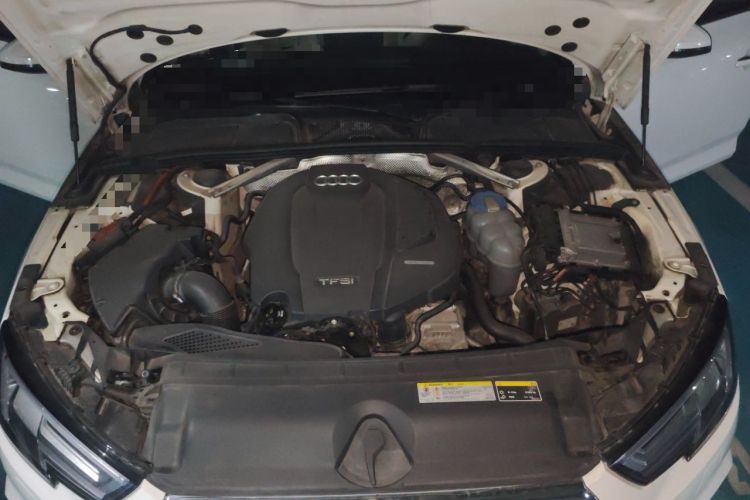 Used Audi A4L 2018 30th Anniversary Edition 40 TFSI Fashion Model Engine Bay