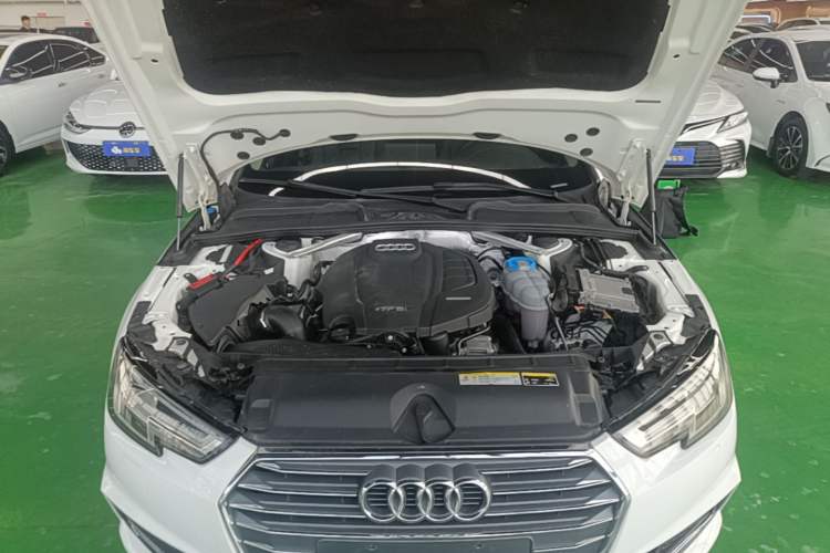 Used Audi A4L 2018 30th Anniversary Edition 40 TFSI Fashion Model Engine Bay
