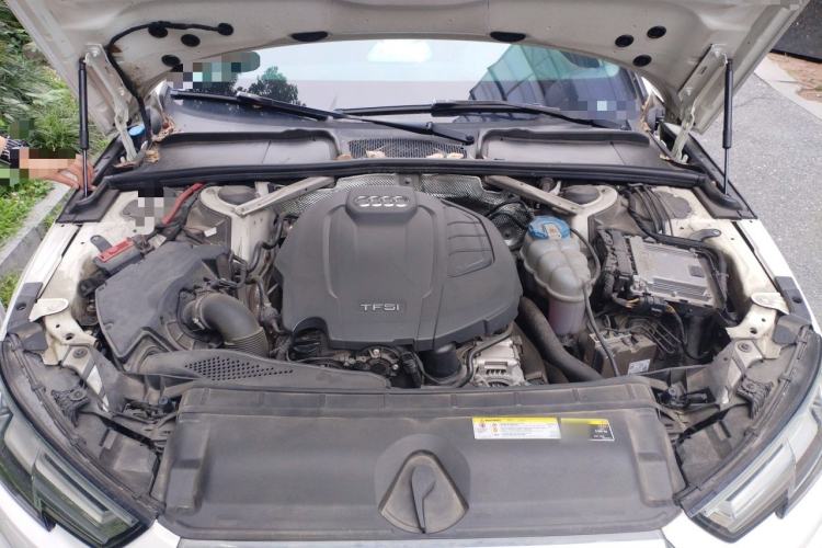 Used Audi A4L 2018 30th Anniversary Edition 40 TFSI Fashion Model Engine Bay