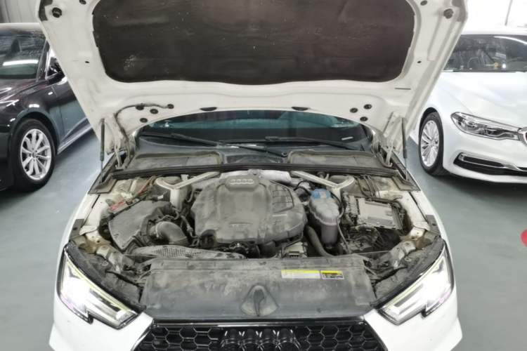 Used Audi A4L 2018 30th Anniversary Edition 40 TFSI Trendy Model Engine Bay