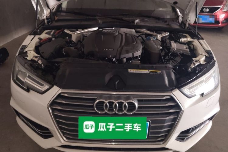 Used Audi A4L 2018 30th Anniversary Edition 40 TFSI Fashion Model Engine Bay