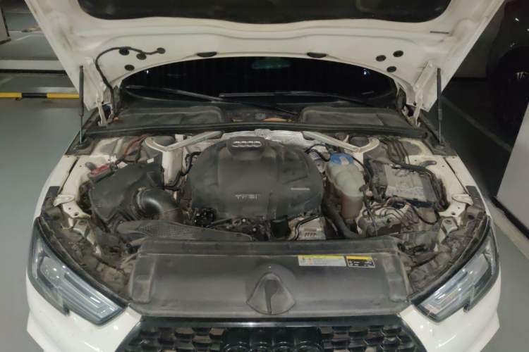 Used Audi A4L 2018 30th Anniversary Edition 45 TFSI quattro Sport model Engine Bay