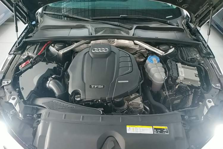 Used Audi A4L 2018 30th Anniversary Edition 40 TFSI Trendy Model Engine Bay