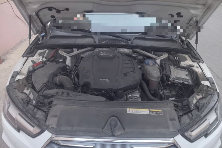 Used Audi A4L 2018 30th Anniversary Edition 40 TFSI Fashion Model Engine Bay