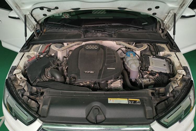 Used Audi A4L 2018 30th Anniversary Edition 40 TFSI Fashion Model Engine Bay