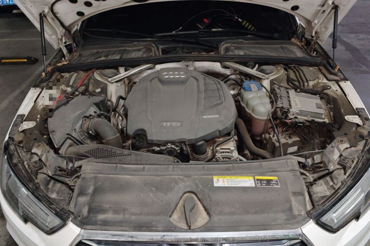 Used Audi A4L 2018 30th Anniversary Edition 40 TFSI Fashion Model Engine Bay