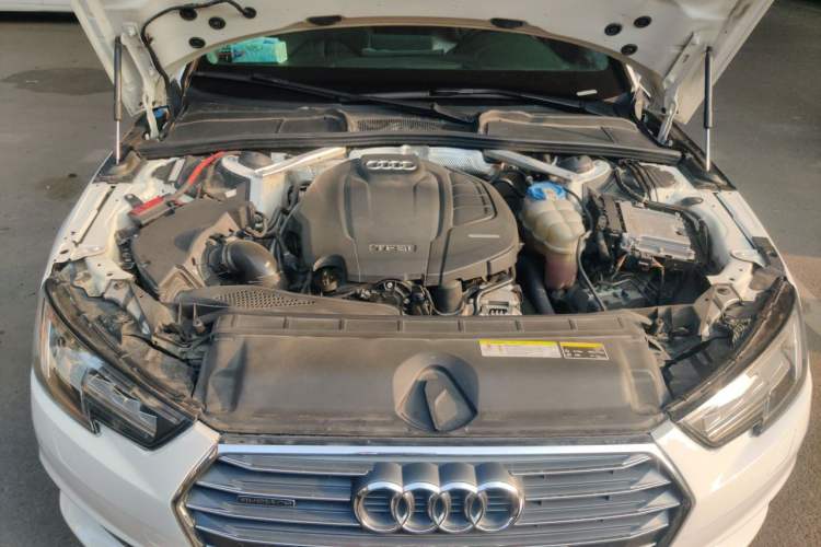 Used Audi A4L 2018 30th Anniversary Edition 30 TFSI Ambition Model Engine Bay