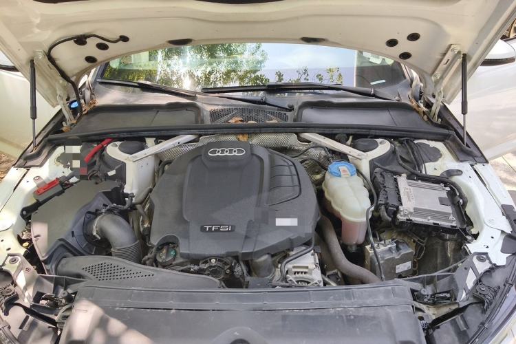 Used Audi A4L 2018 30th Anniversary Edition 40 TFSI Fashion Model Engine Bay