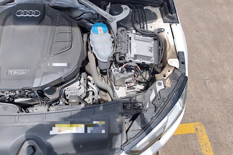 Used Audi A4L 2018 30th Anniversary Edition 40 TFSI Trendy Model Engine Bay Left