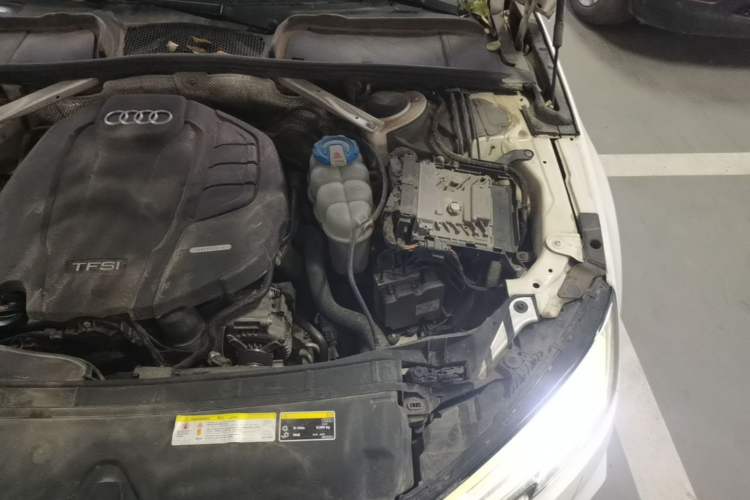 Used Audi A4L 2018 30th Anniversary Edition 45 TFSI quattro Individual Sport Edition Engine Bay Left