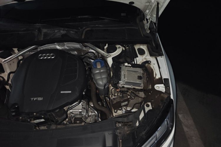 Used Audi A4L 2018 30th Anniversary Edition 40 TFSI Fashion Model Engine Bay Left