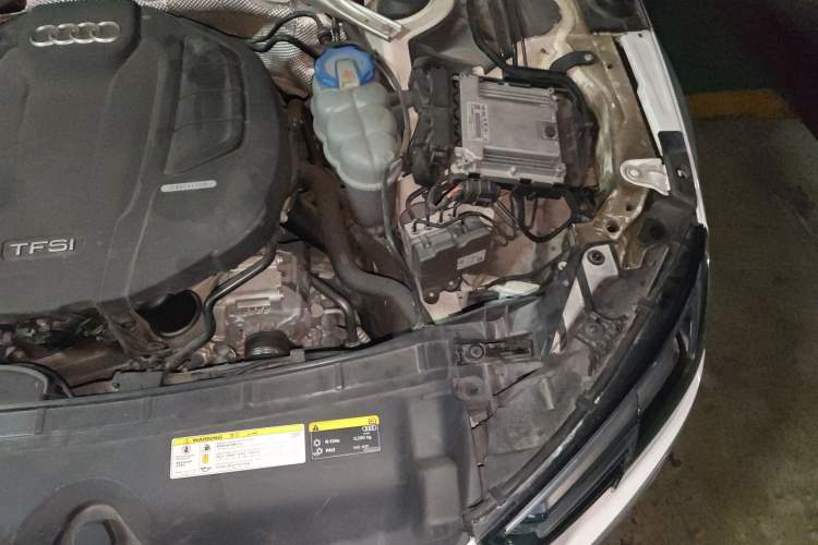 Used Audi A4L 2018 30th Anniversary Edition 40 TFSI Trendy Model Engine Bay Left