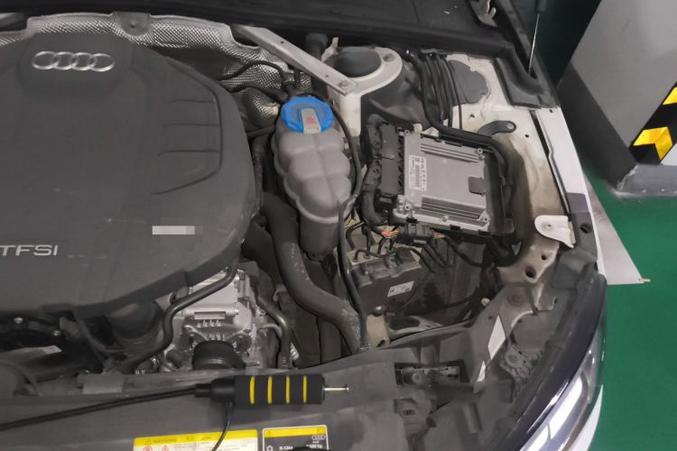 Used Audi A4L 2018 30th Anniversary Edition 40 TFSI Trendy Model Engine Bay Left