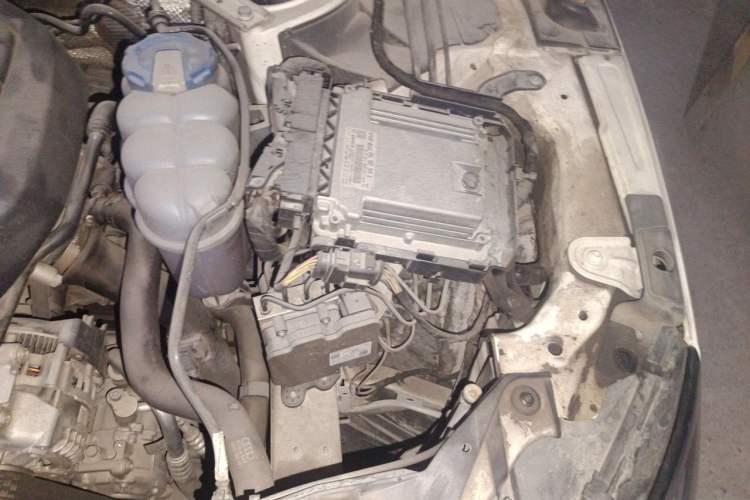 Used Audi A4L 2018 30th Anniversary Edition 40 TFSI Trendy Model Engine Bay Left