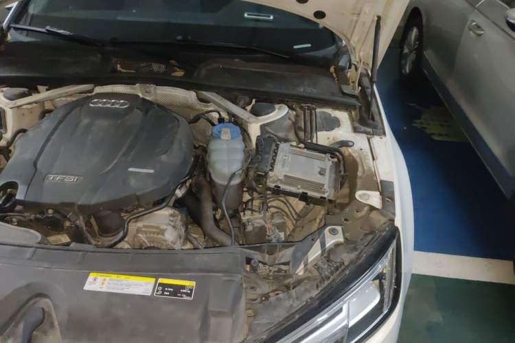 Used Audi A4L 2018 30th Anniversary Edition 40 TFSI Trendy Model Engine Bay Left