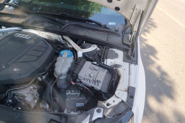 Used Audi A4L 2018 30th Anniversary Edition 45 TFSI quattro Individual Sport Edition Engine Bay Left