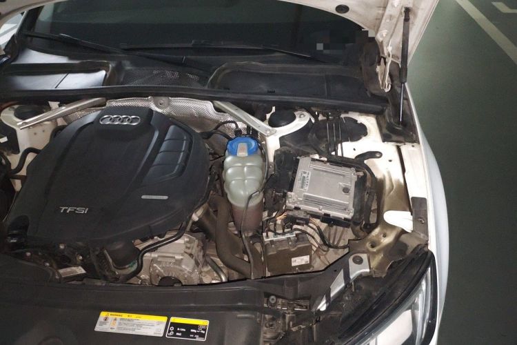 Used Audi A4L 2018 30th Anniversary Edition 40 TFSI Trendy Model Engine Bay Left