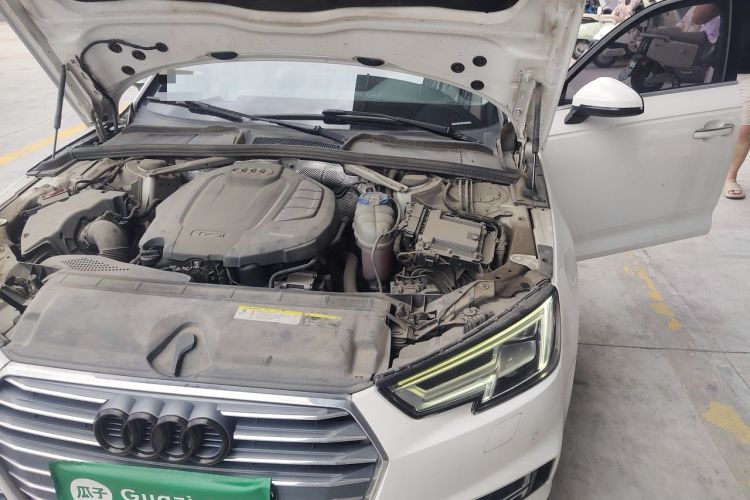 Used Audi A4L 2018 30th Anniversary Edition 40 TFSI Fashion Model Engine Bay Left