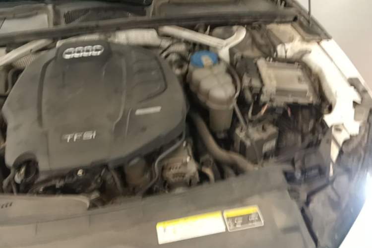 Used Audi A4L 2018 30th Anniversary Edition 40 TFSI Fashion Model Engine Bay Left