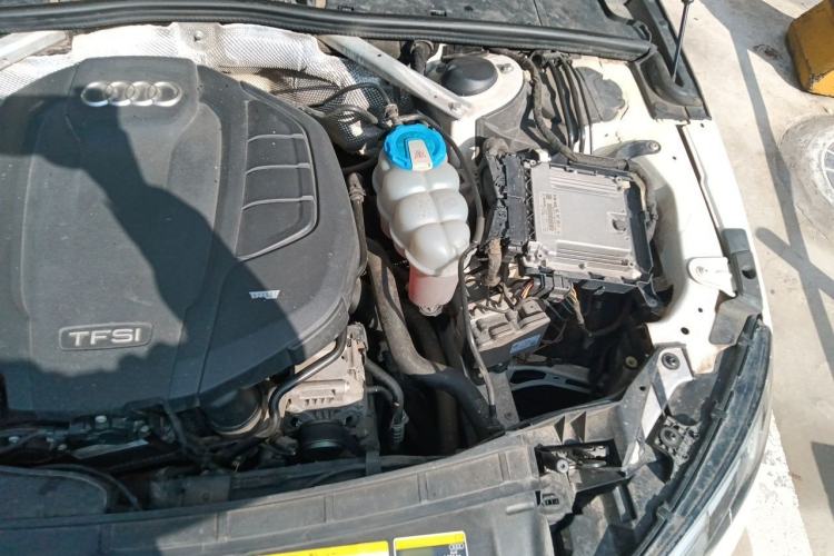 Used Audi A4L 2018 30th Anniversary Edition 40 TFSI Trendy Model Engine Bay Left