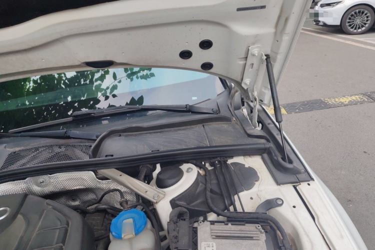 Used Audi A4L 2018 30th Anniversary Edition 40 TFSI Sport Edition Engine Bay Left