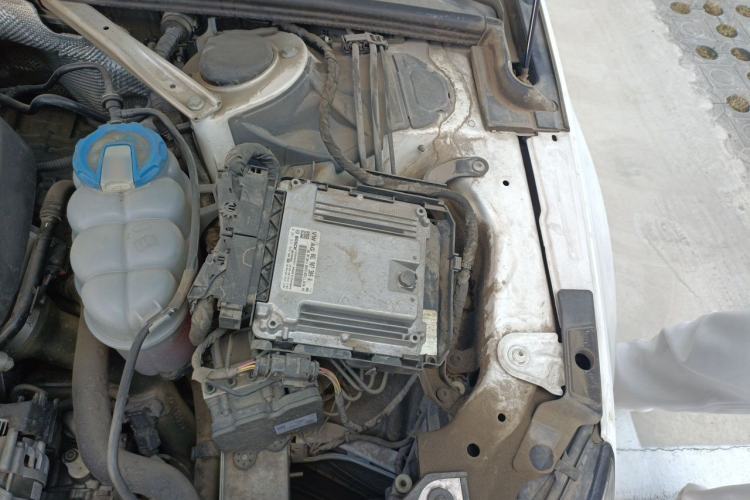 Used Audi A4L 2018 30th Anniversary Edition 40 TFSI Trendy Model Engine Bay Left