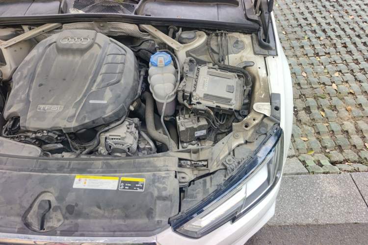 Used Audi A4L 2018 30th Anniversary Edition 40 TFSI Trendy Model Engine Bay Left