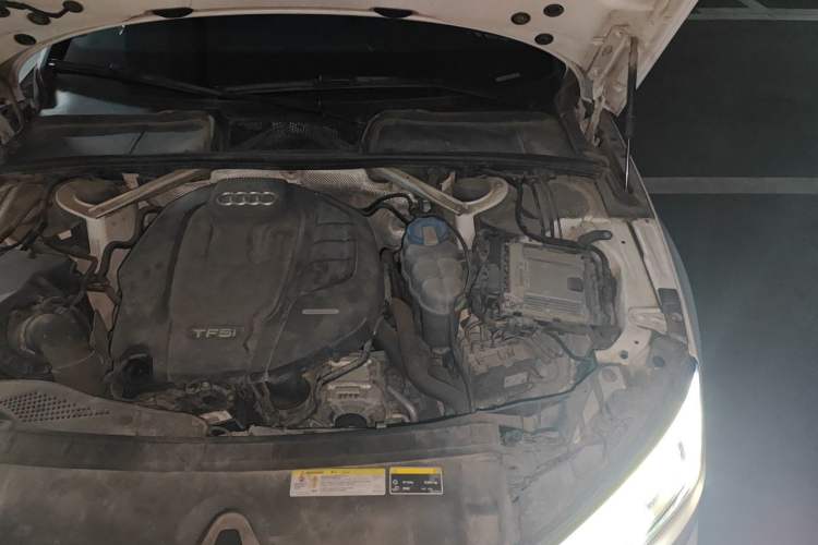 Used Audi A4L 2018 30th Anniversary Edition 40 TFSI Fashion Model Engine Bay Left