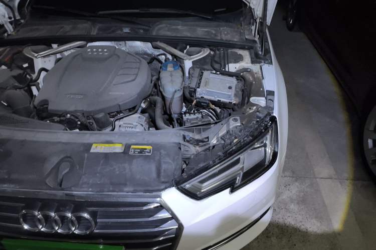 Used Audi A4L 2018 30th Anniversary Edition 40 TFSI Trendy Model Engine Bay Left