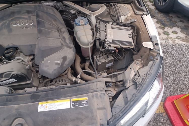 Used Audi A4L 2018 30th Anniversary Edition 30 TFSI Ambition Model Engine Bay Left