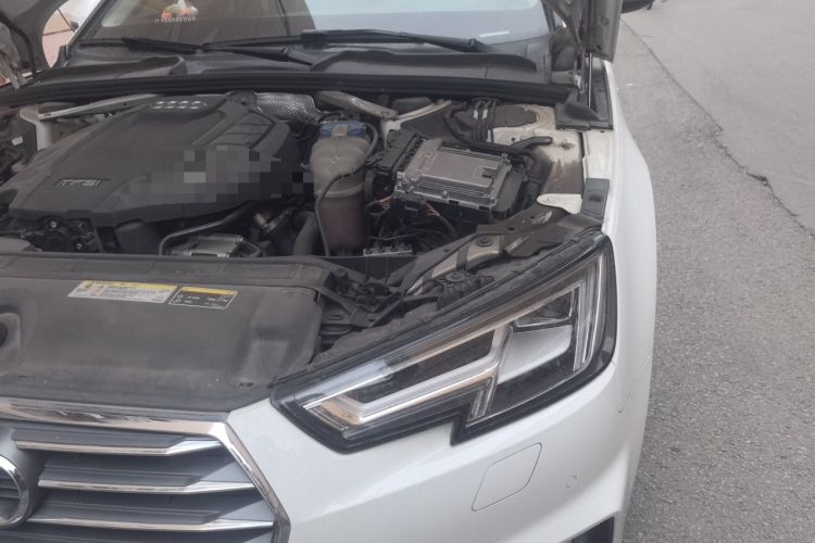 Used Audi A4L 2018 30th Anniversary Edition 40 TFSI Fashion Model Engine Bay Left