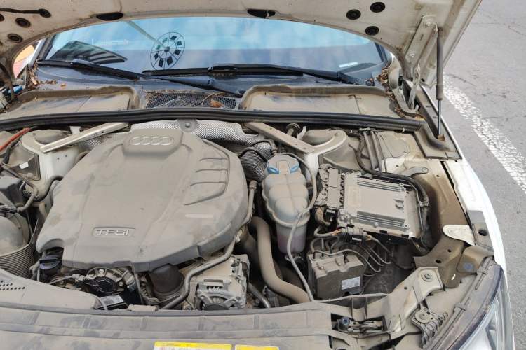 Used Audi A4L 2018 30th Anniversary Edition 40 TFSI Fashion Model Engine Bay Left