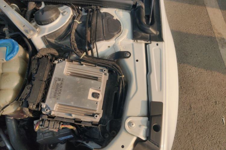 Used Audi A4L 2018 30th Anniversary Edition 30 TFSI Ambition Model Engine Bay Left