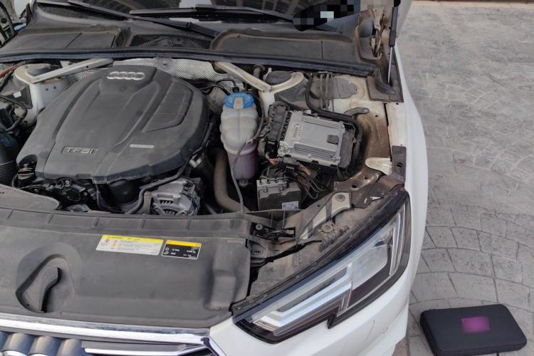 Used Audi A4L 2018 30th Anniversary Edition 40 TFSI Trendy Model Engine Bay Left