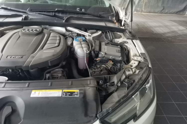 Used Audi A4L 2018 30th Anniversary Edition 40 TFSI Trendy Model Engine Bay Left