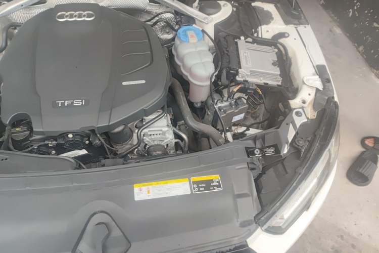 Used Audi A4L 2018 30th Anniversary Edition 40 TFSI Trendy Model Engine Bay Left