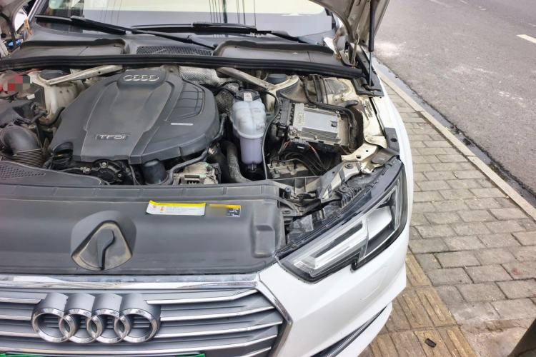 Used Audi A4L 2018 30th Anniversary Edition 40 TFSI Fashion Model Engine Bay Left