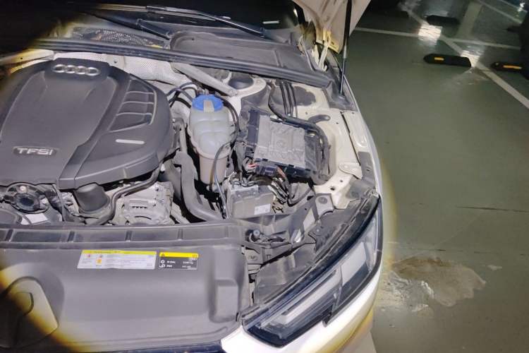 Used Audi A4L 2018 30th Anniversary Edition 45 TFSI quattro Individual Sport Edition Engine Bay Left