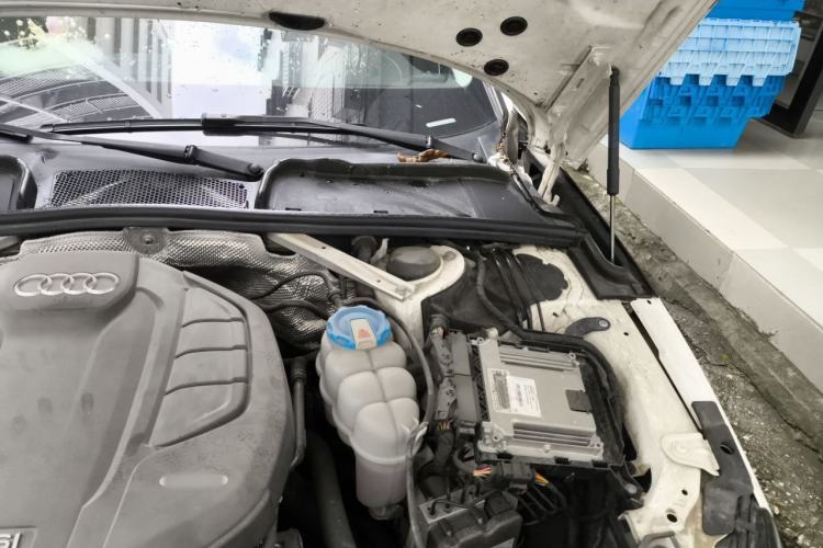 Used Audi A4L  Engine Bay Left